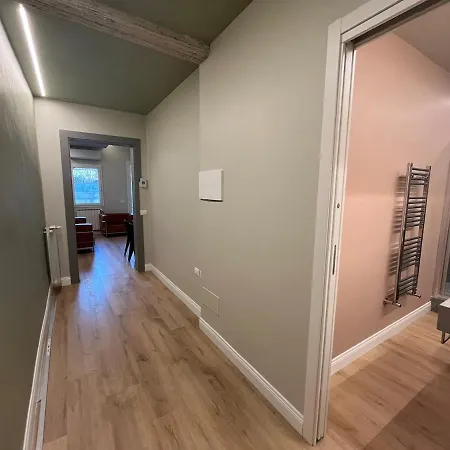 Apartment 3 Bedrooms 2 Bathrooms